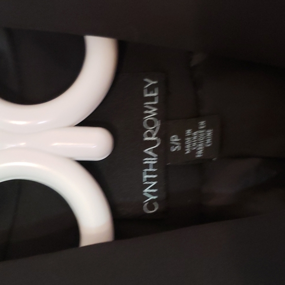 White and black satin blazer size small. BRAND is Cynthia Rowley - Picture 3 of 3